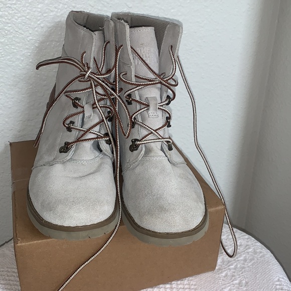 The north face boots - Picture 2 of 10